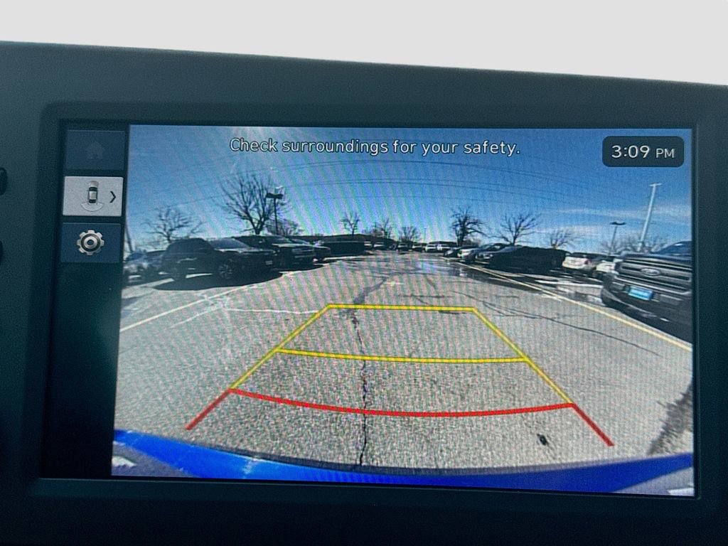 Used 2025 Hyundai Elantra Sport image 17