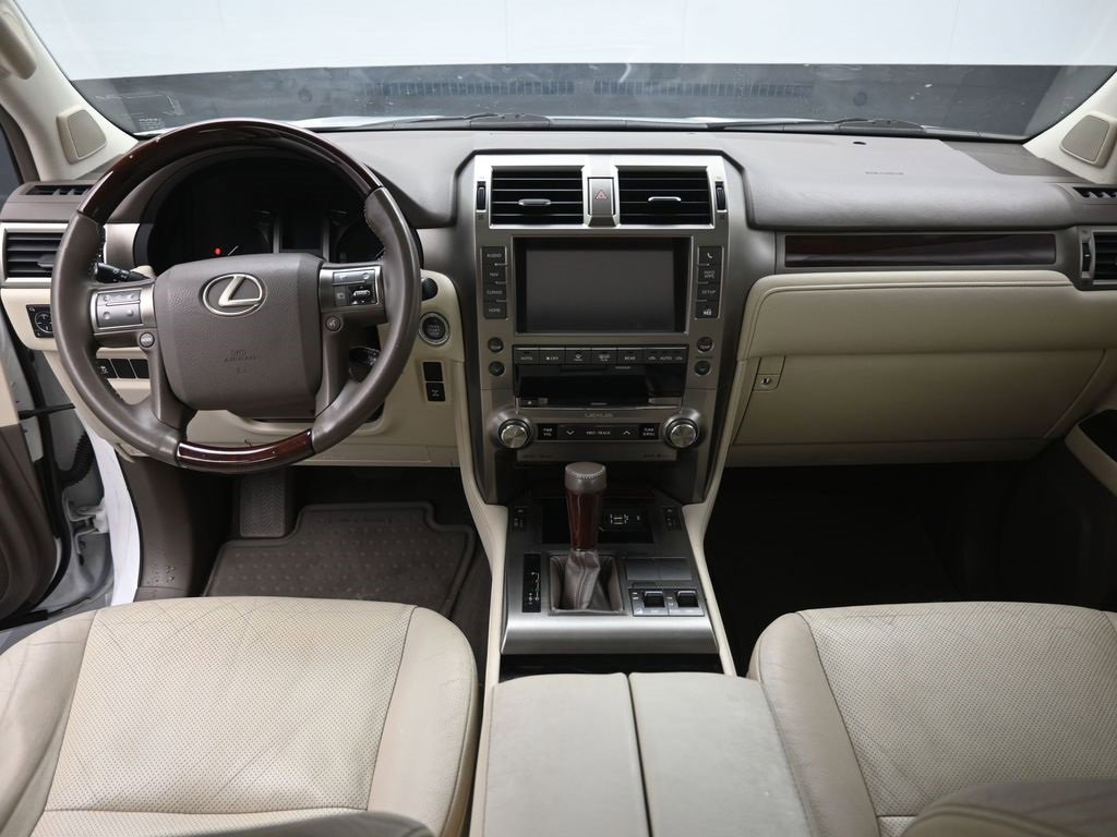 Used 2014 Lexus GX 460 image 16