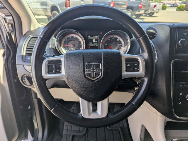 Used 2014 Dodge Grand Caravan SXT w/ Rear Park Assist Package FWD image 12