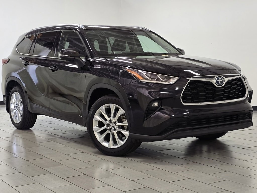Used 2024 Toyota Highlander Limited image 2