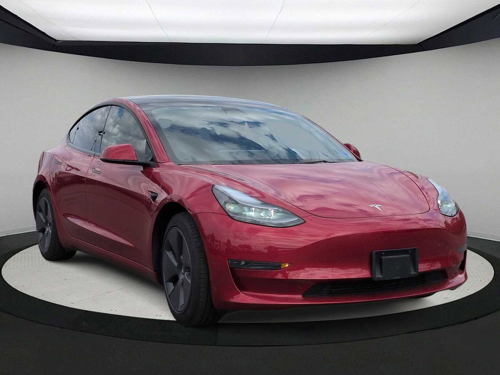 Used 2023 Tesla Model 3 Standard Range RWD image 2