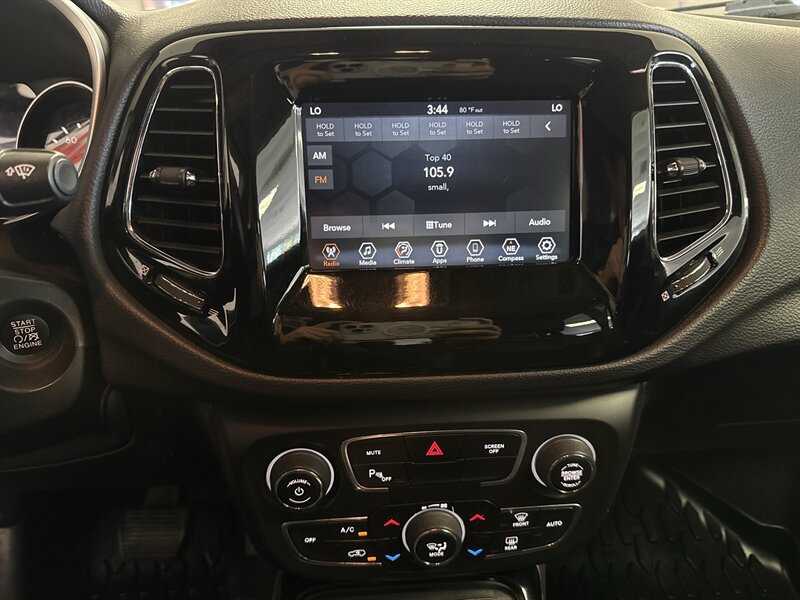 Used 2019 Jeep Compass Latitude AWD/4WD image 31
