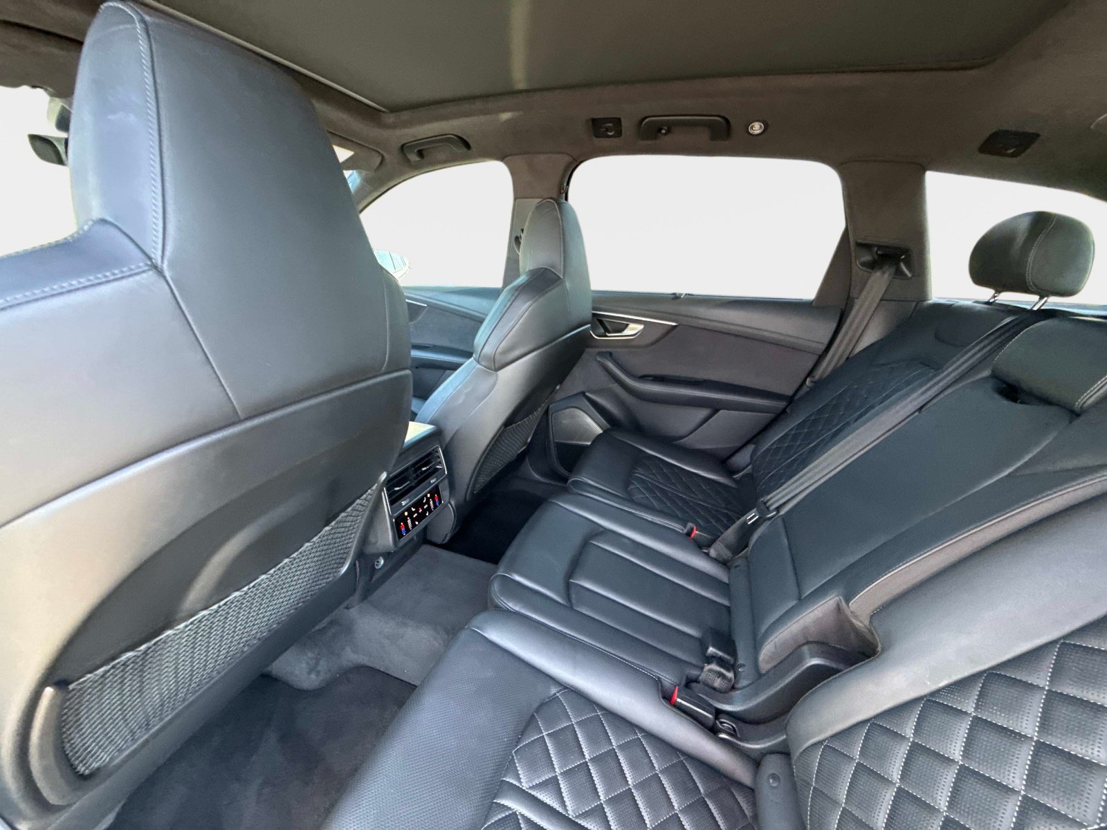 Used 2023 Audi SQ7 Prestige w/ Sport Package AWD/4WD image 20