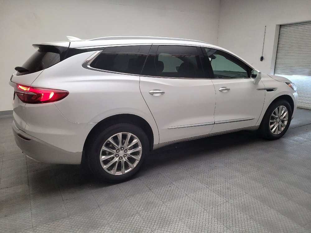 Used 2020 Buick Enclave Premium w/ Sun and Sites Package FWD image 10