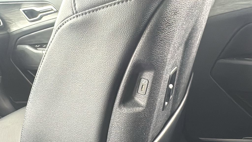 Used 2025 Kia Sportage X-Line w/ Premium Package image 38