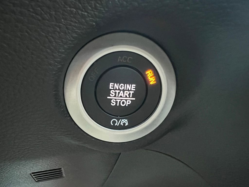 New 2026 Chrysler Pacifica Limited w/ S Appearance Package AWD/4WD image 32