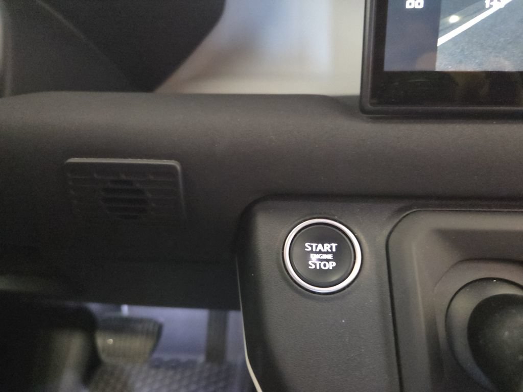 Used 2023 Land Rover Defender 130 SE AWD/4WD image 19