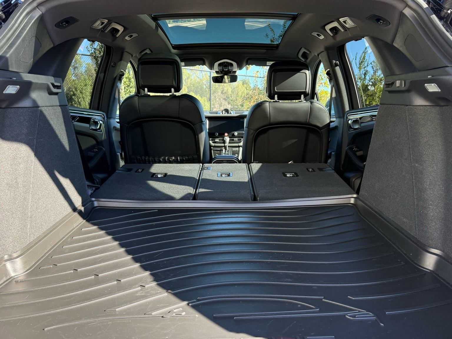 Used 2025 Porsche Macan image 35