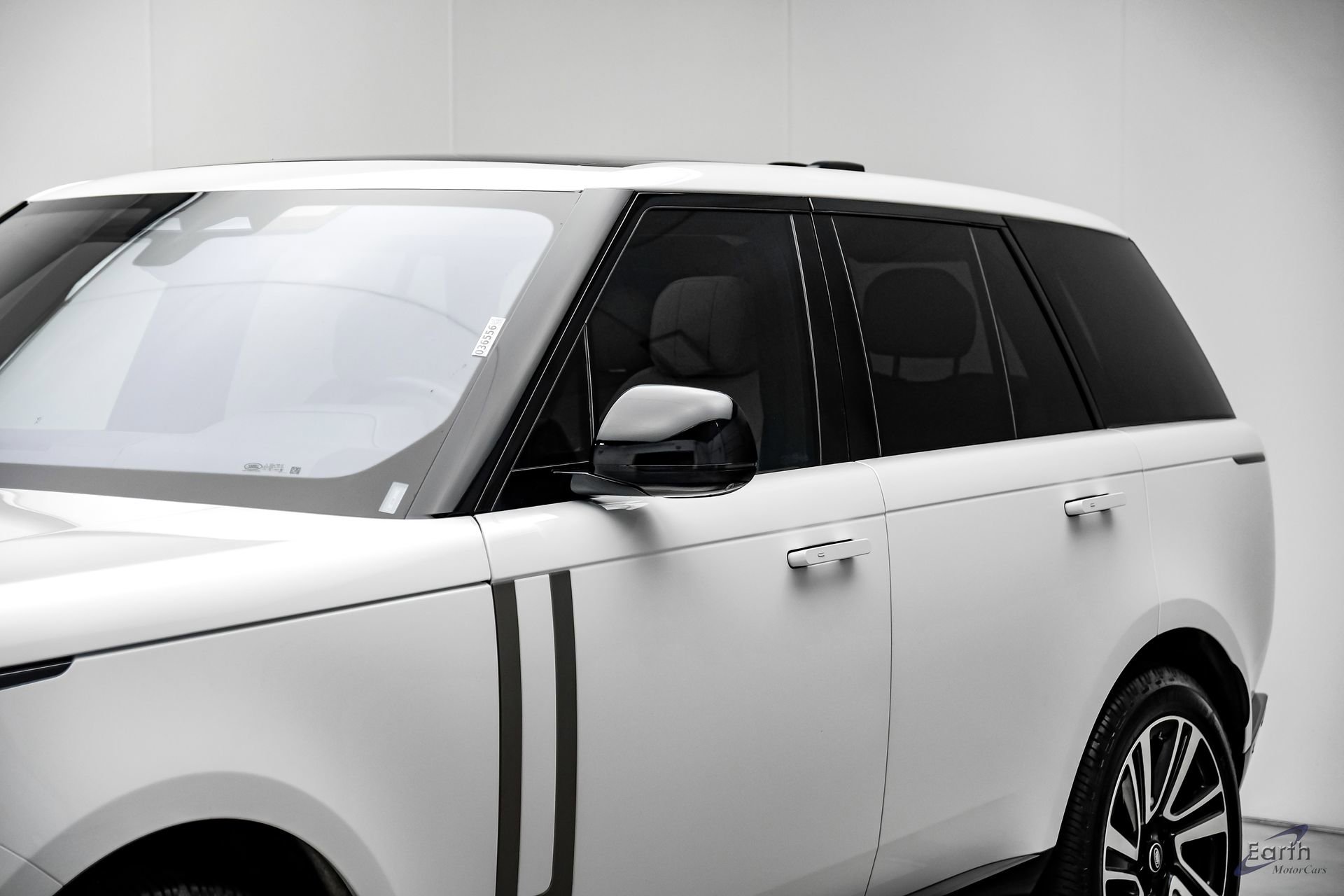 Used 2023 Land Rover Range Rover SE image 26