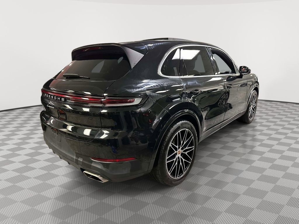 Used 2025 Porsche Cayenne image 2