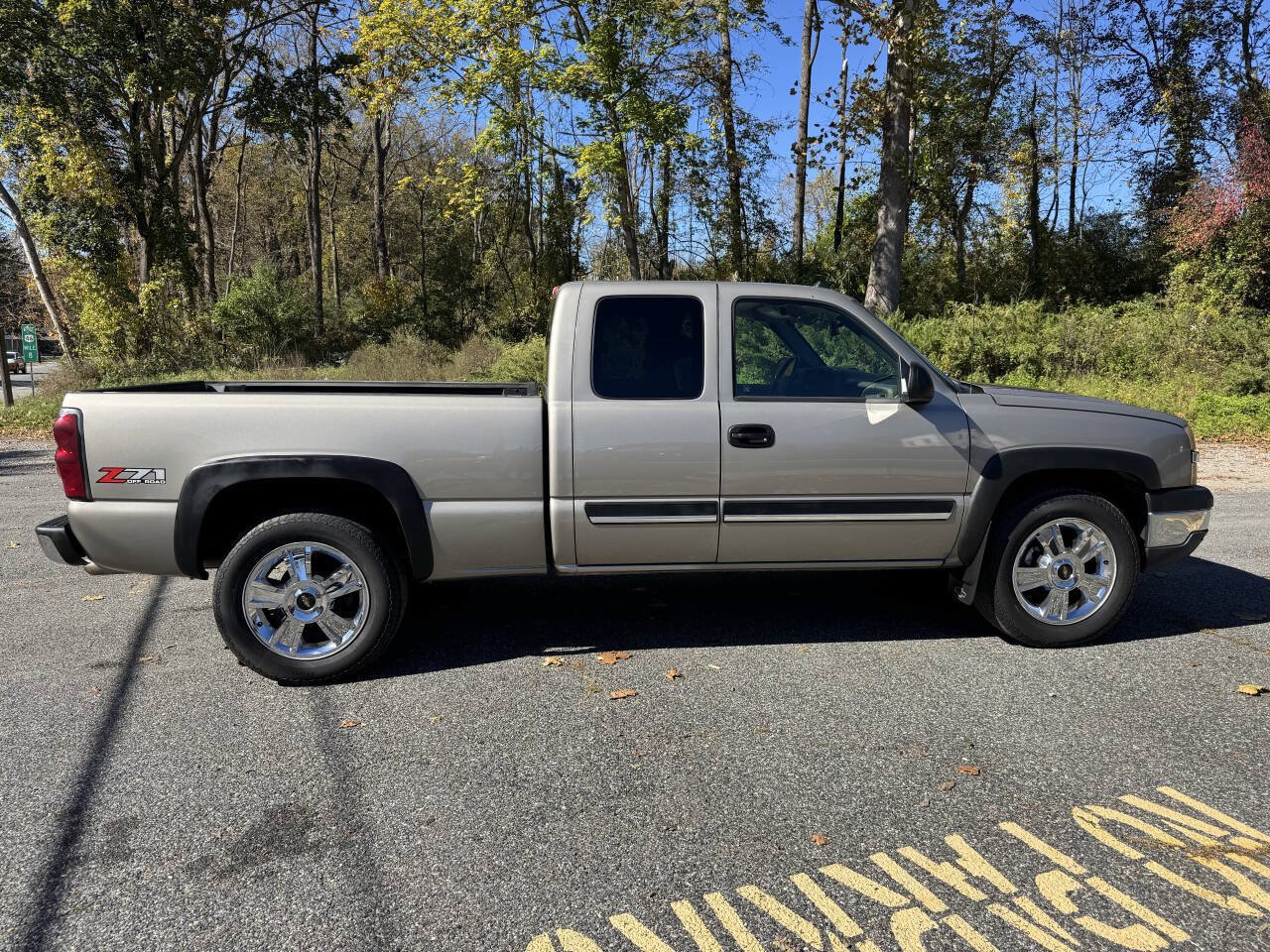 Used 2004 Chevrolet Silverado 1500 4x4 Extended Cab w/ Light Duty Power Package image 6