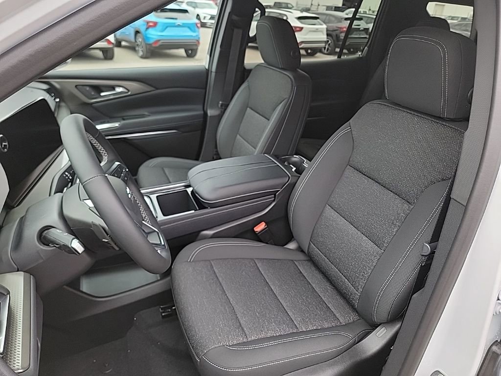 New 2026 Chevrolet Traverse LT w/ Midnight/Sport Edition AWD/4WD image 9