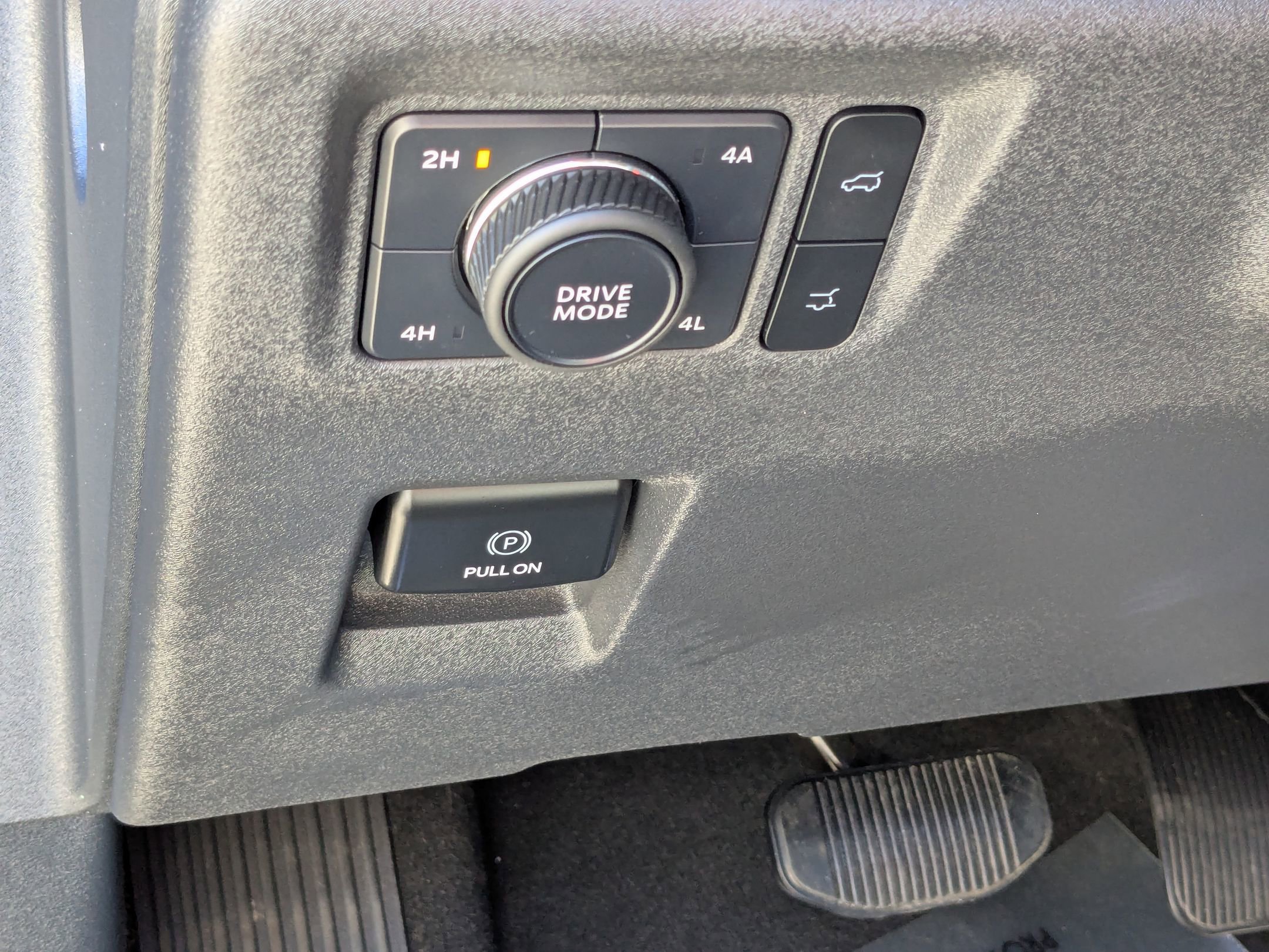 Certified 2025 Ford Expedition Platinum w/ Stealth Performance Package image 18