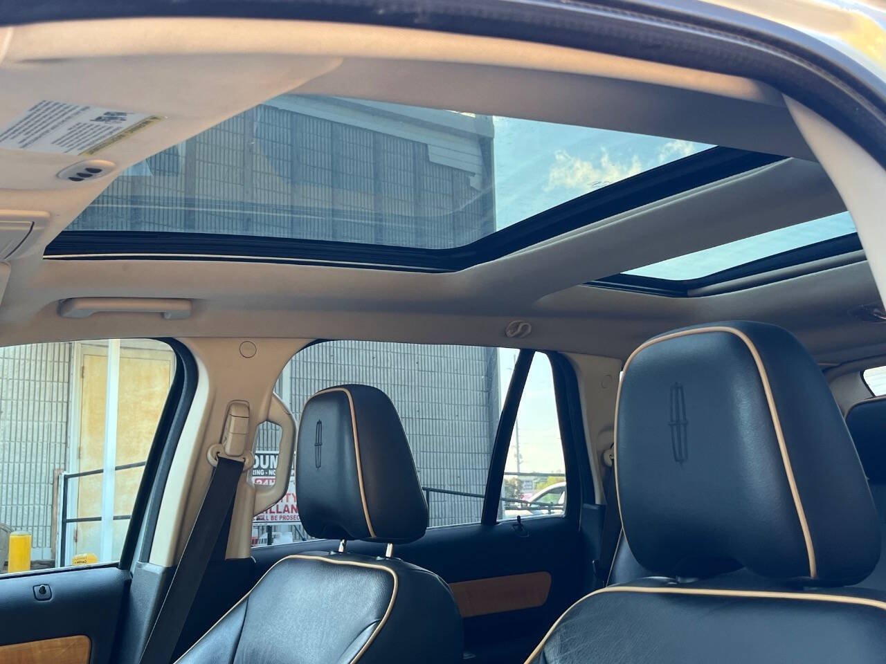 Used 2010 Lincoln MKX AWD image 10