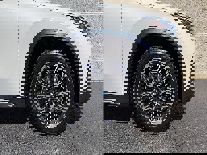 Used 2024 BMW X1 xDrive28i w/ Premium Package image 8