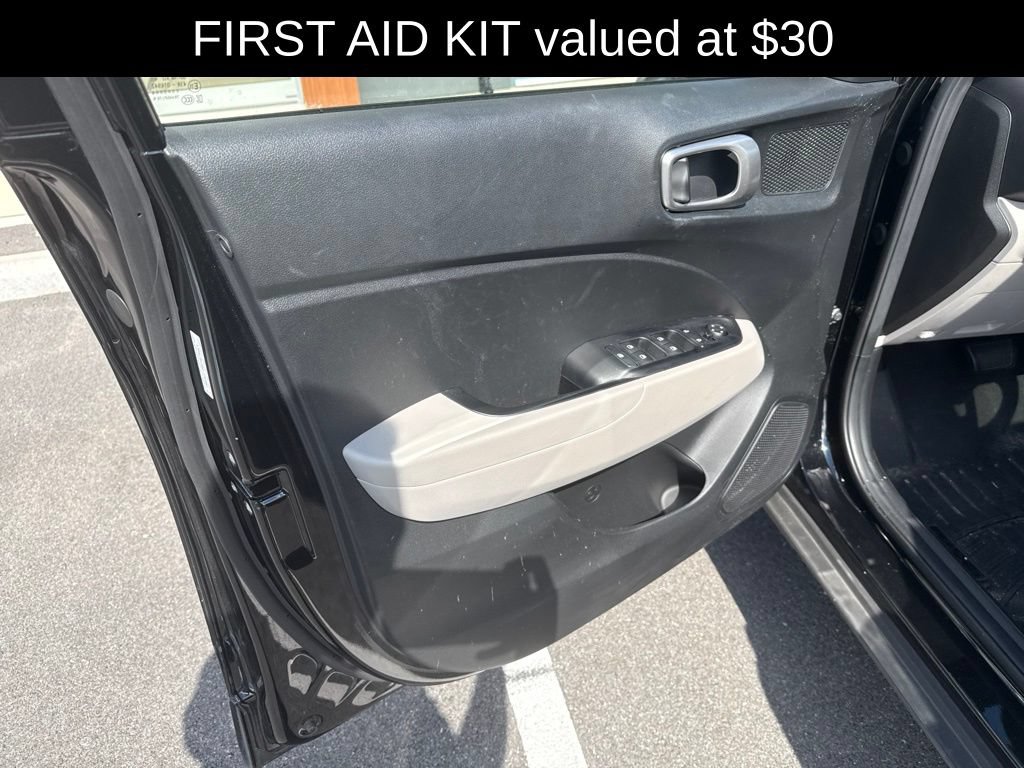 Used 2024 Hyundai Venue SEL FWD image 7