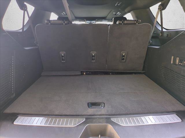 Used 2021 GMC Yukon XL Denali w/ Denali Premium Package image 6