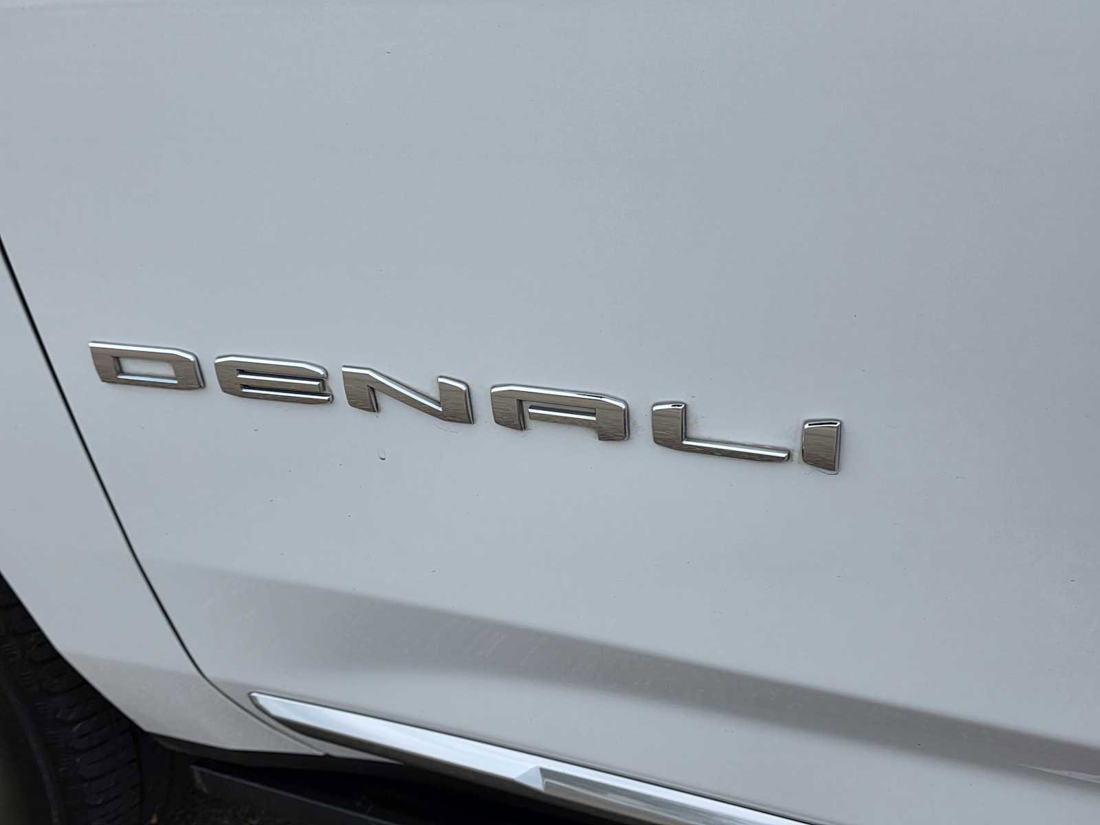 Used 2022 GMC Yukon XL Denali image 29