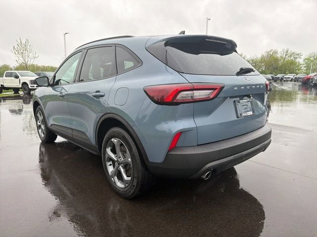 Used 2025 Ford Escape ST-Line Select AWD/4WD image 13