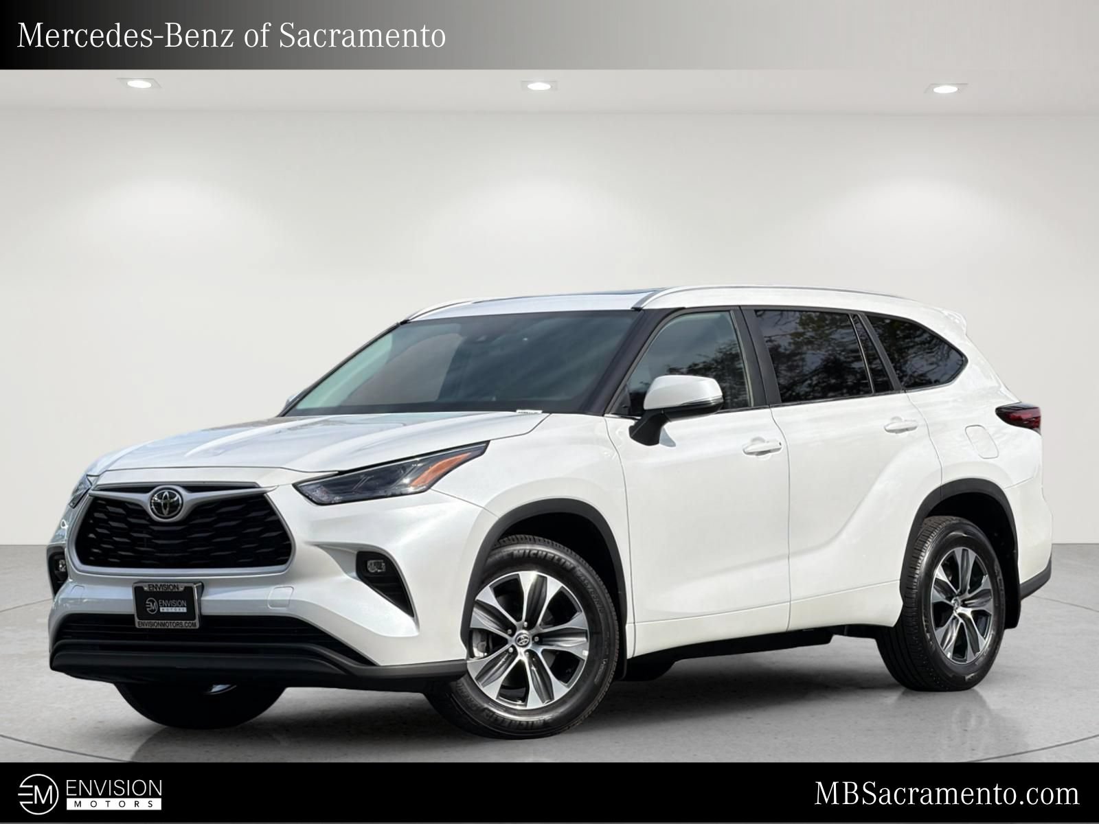 Used 2026 Toyota Highlander XLE AWD/4WD image 1