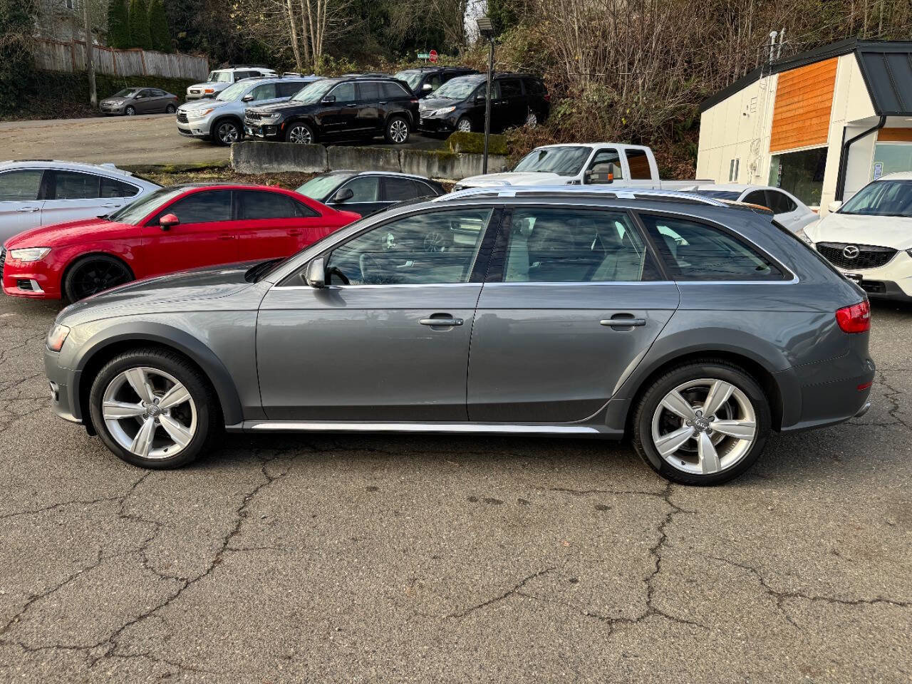 Used 2013 Audi A4 Premium Plus w/ Premium Plus Pkg image 2