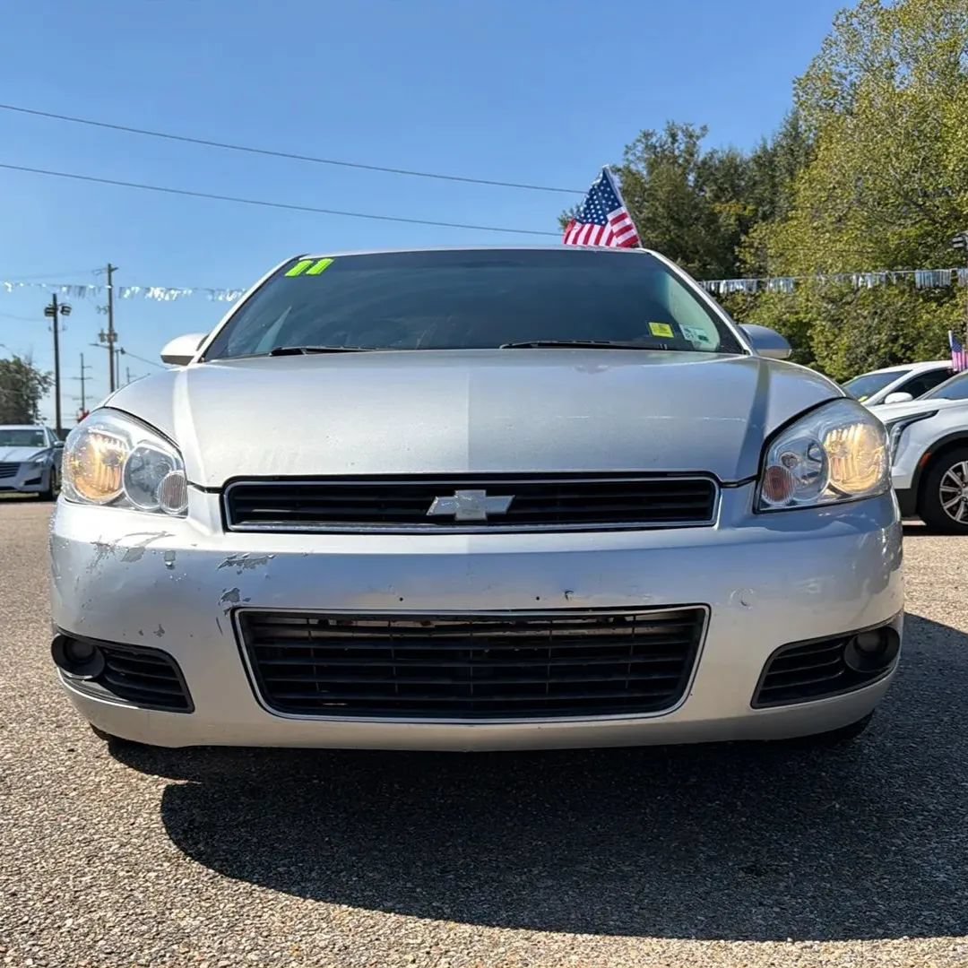 Used 2011 Chevrolet Impala LT FWD image 2