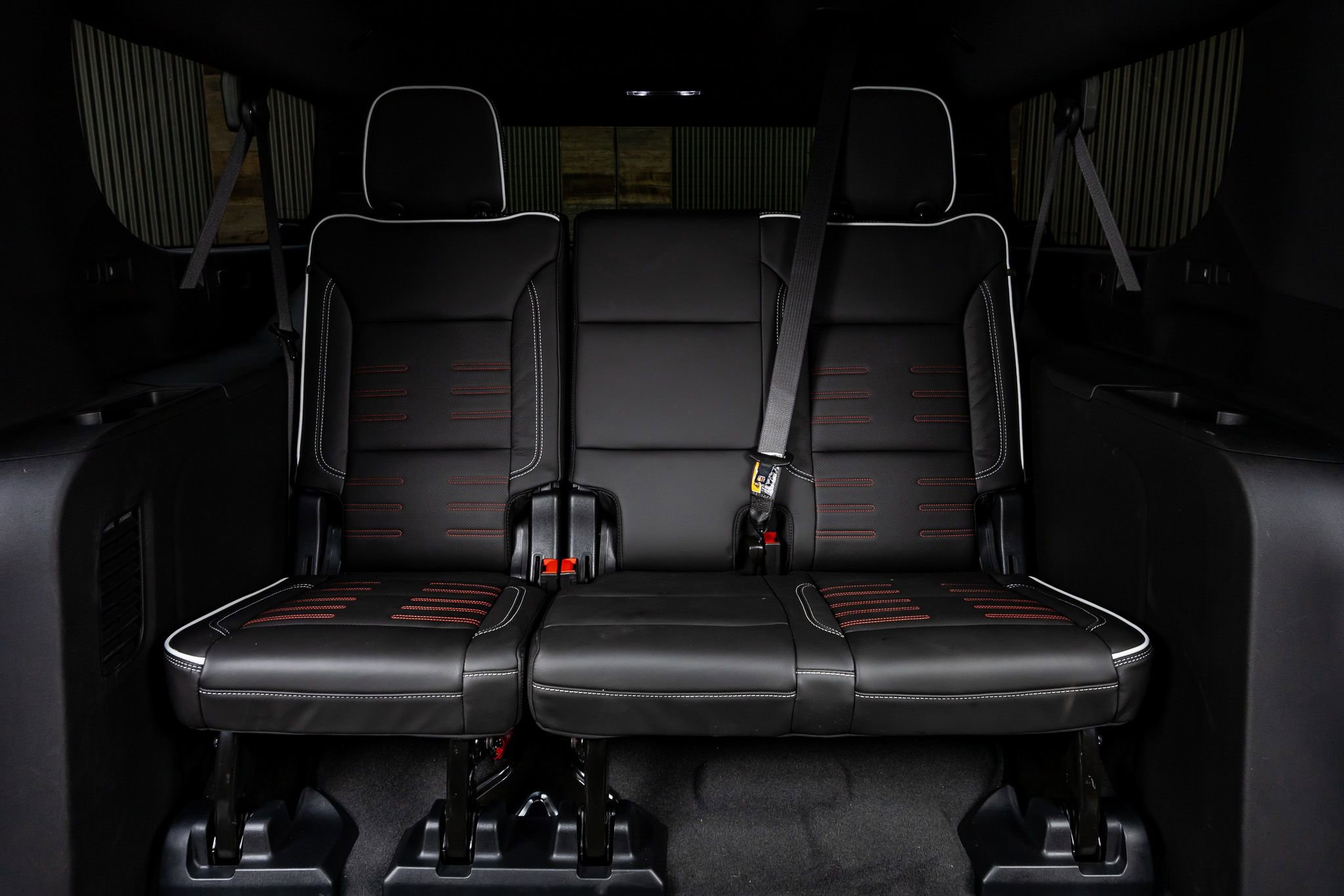 Used 2025 GMC Yukon XL AT4 Ultimate AWD/4WD image 38