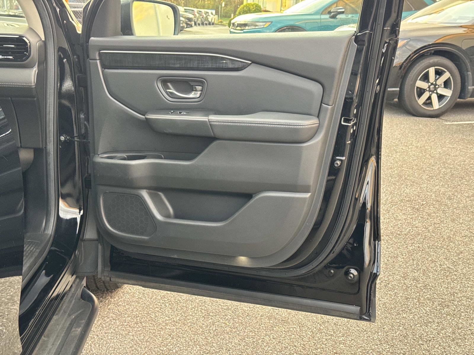 Used 2024 Honda Pilot Elite image 11