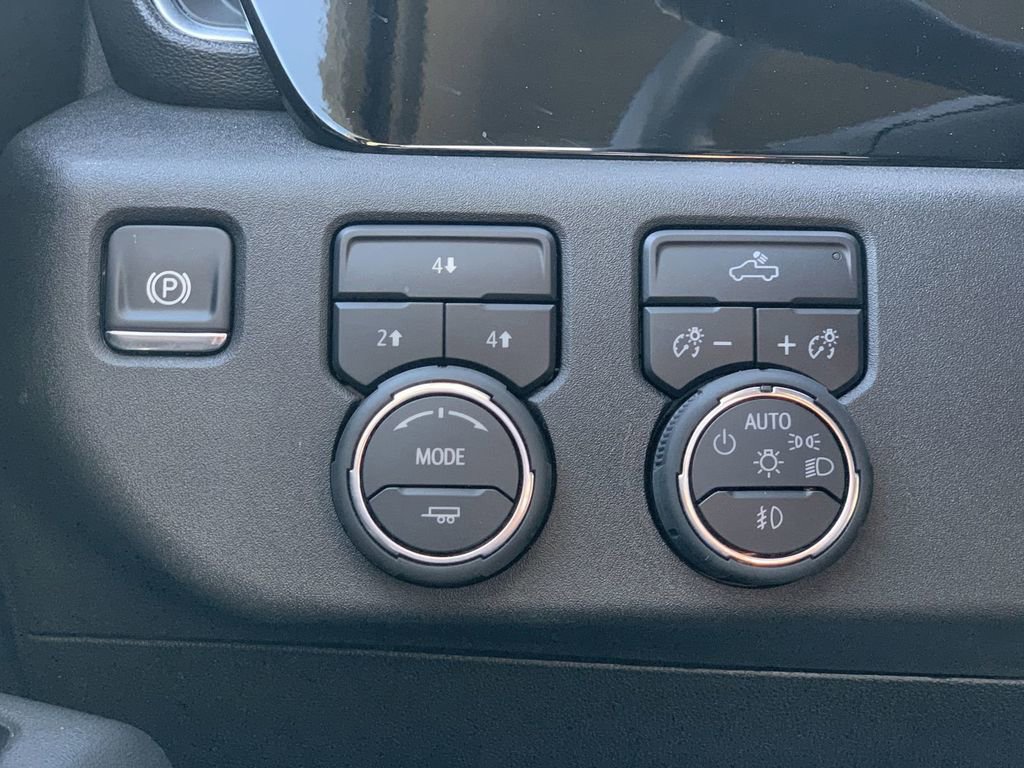 Certified 2025 Chevrolet Silverado 2500 LT w/ Convenience Package image 16