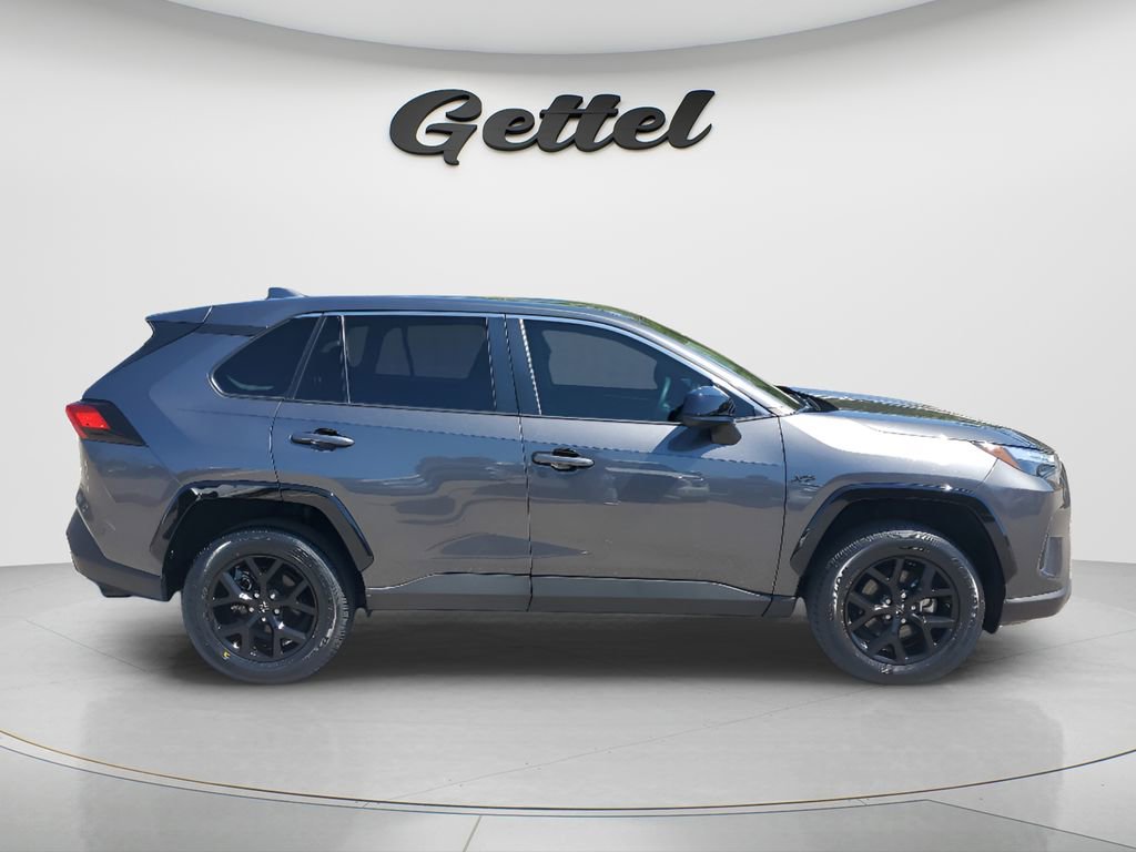 Used 2023 Toyota RAV4 LE image 3