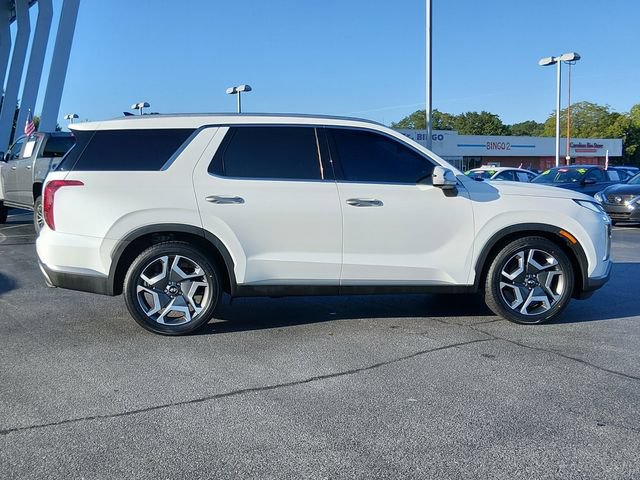 Used 2023 Hyundai Palisade SEL w/ Premium Package FWD image 2