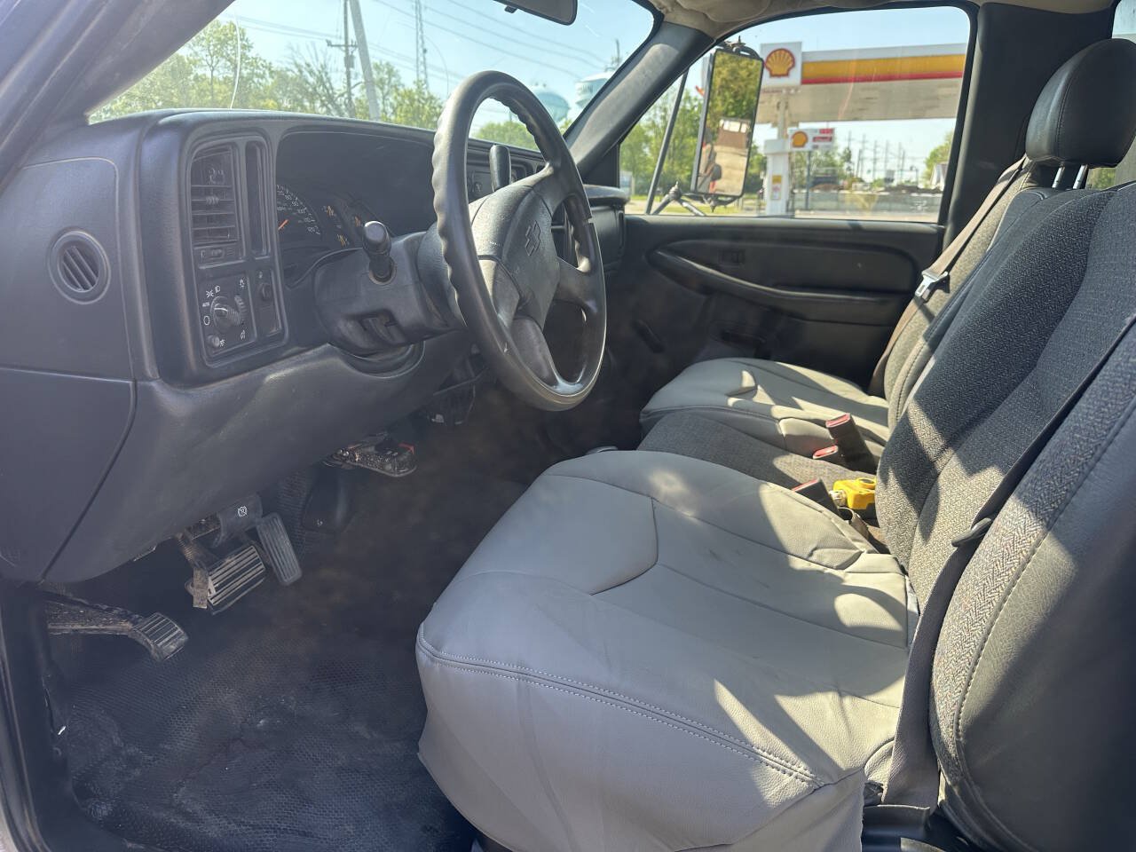 Used 2005 Chevrolet Silverado 3500 2WD Regular Cab image 13