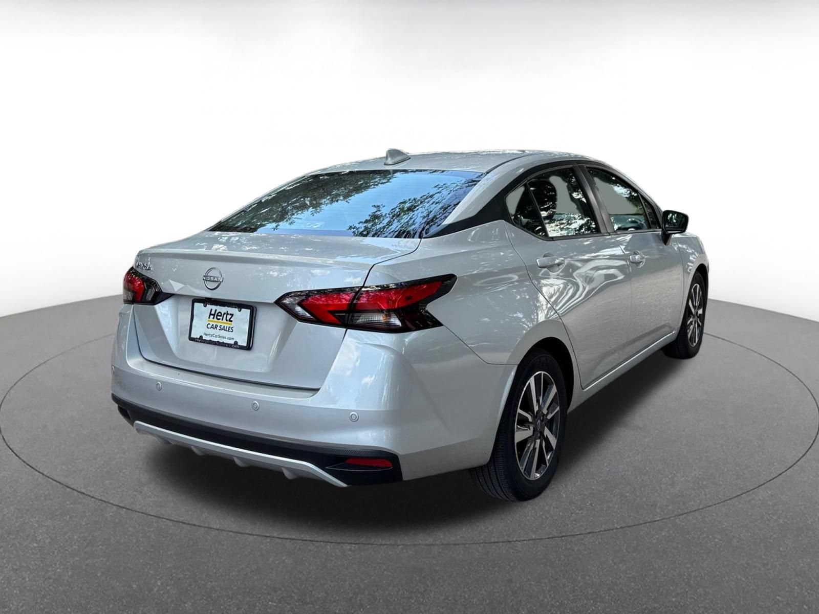Used 2025 Nissan Versa SV FWD image 12