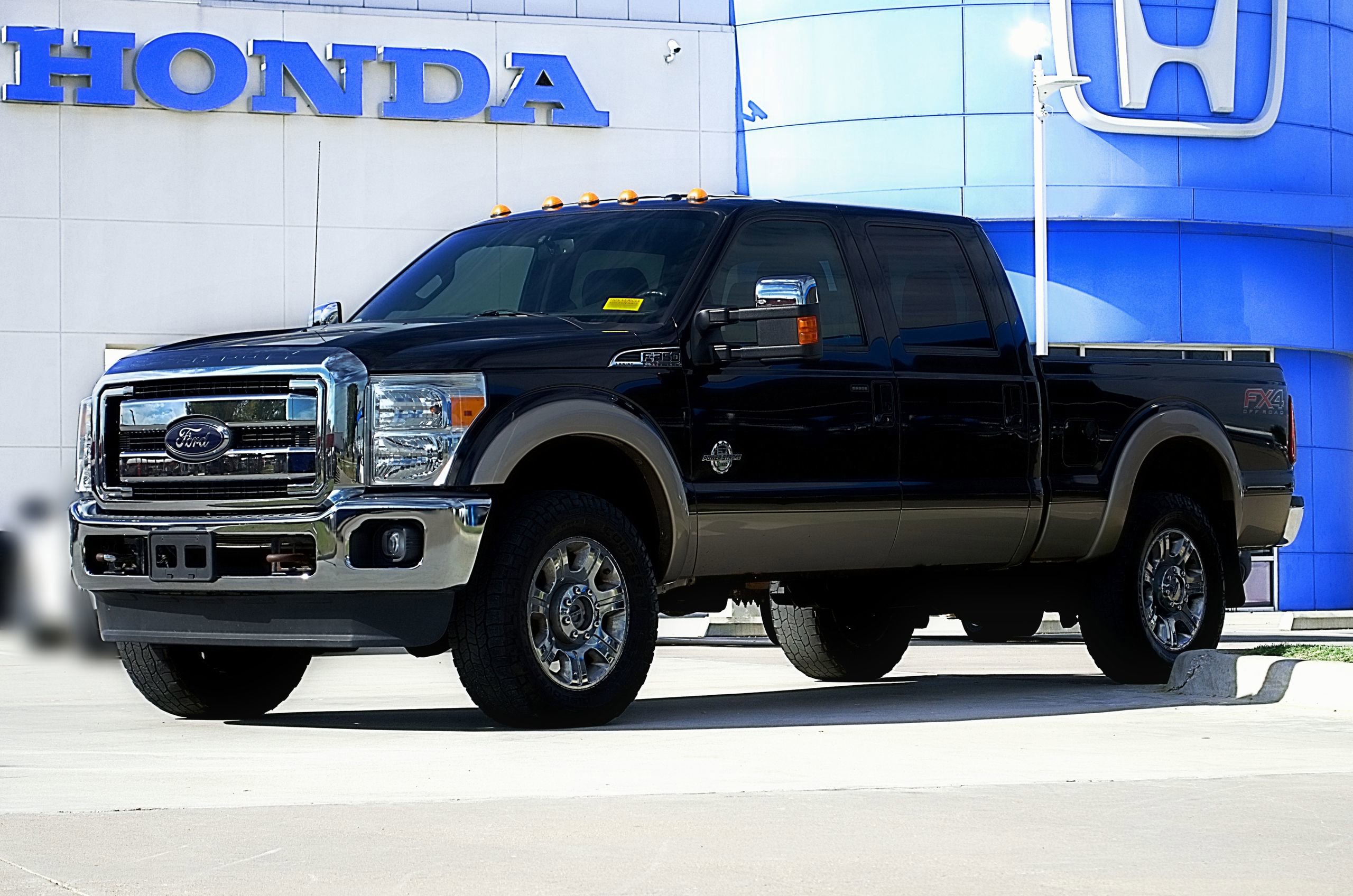 Used 2012 Ford F350 Lariat w/ Chrome Pkg image 1