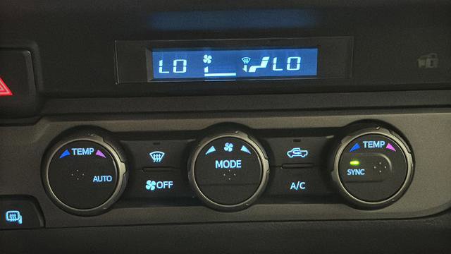 Used 2022 Toyota Tacoma TRD Off-Road image 16