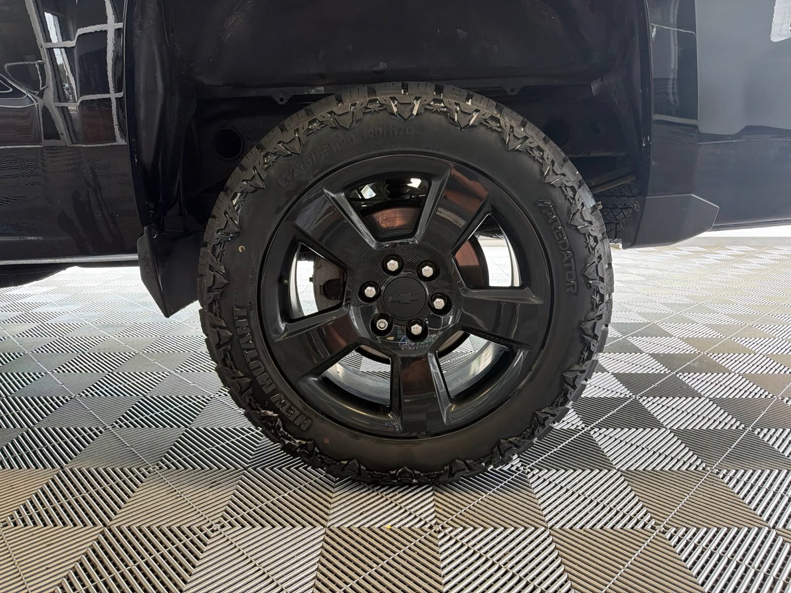 Used 2017 Chevrolet Silverado 1500 W/T w/ Black Out Edition AWD/4WD image 7
