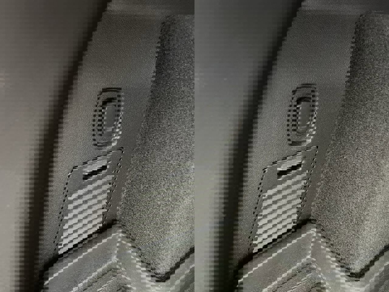 Used 2021 Cadillac XT5 Premium Luxury w/ LPO, Floor Liner Package image 32