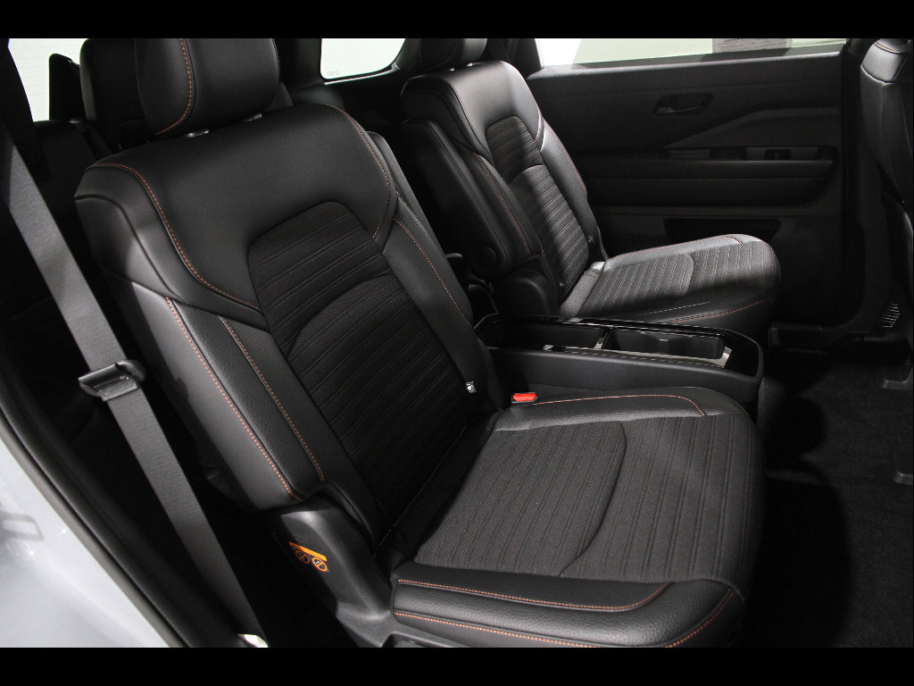 Used 2024 Nissan Pathfinder Rock Creek AWD/4WD image 17