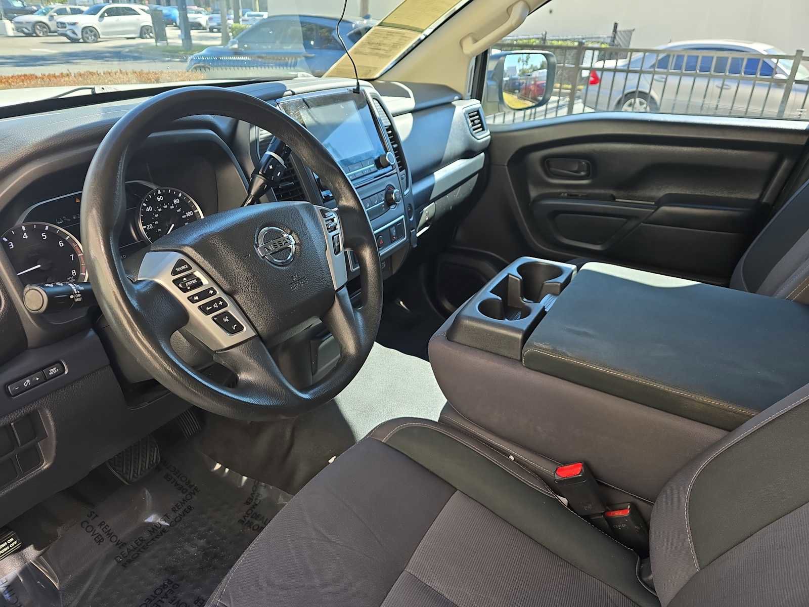 Used 2022 Nissan Titan S image 15