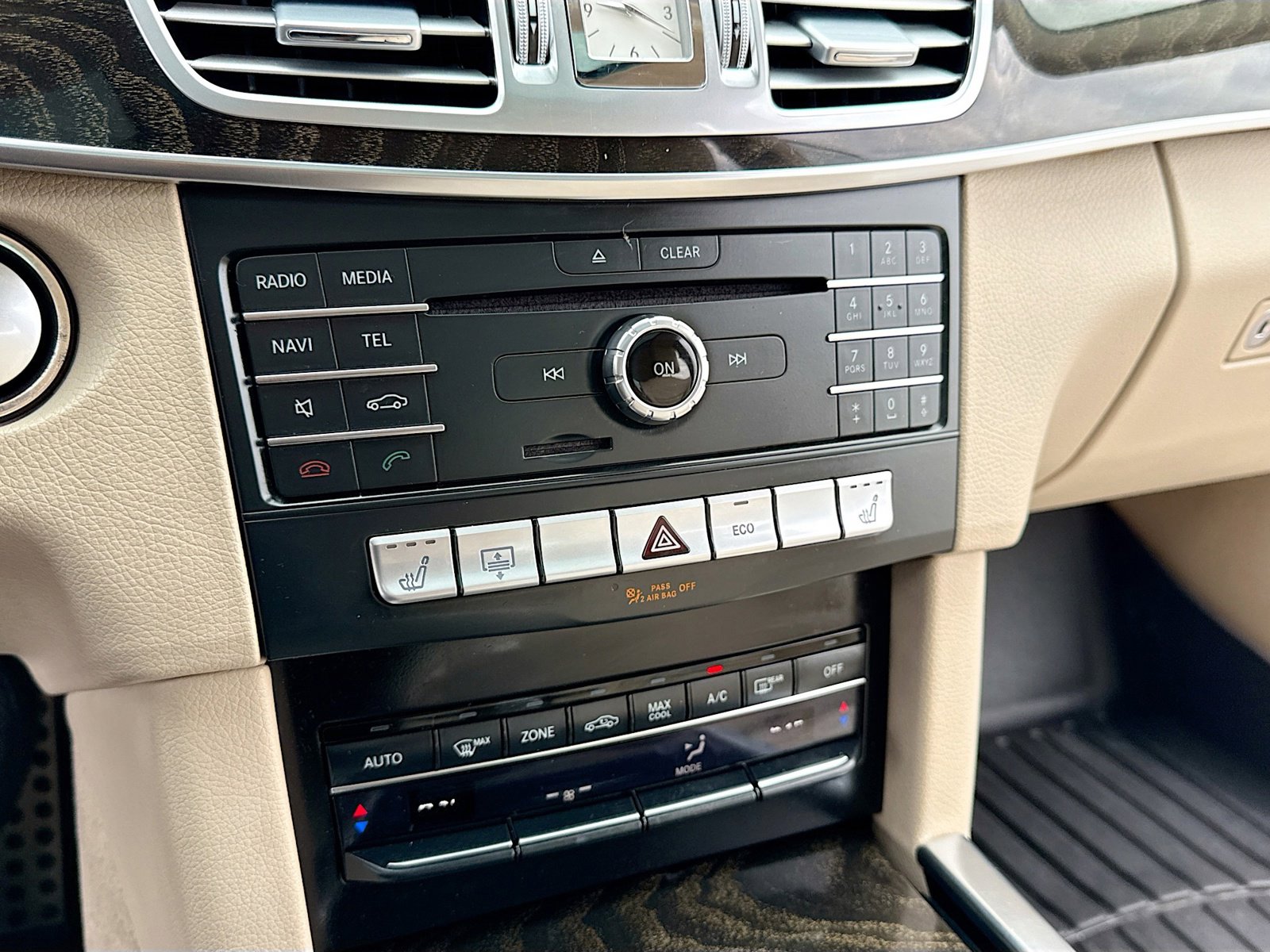 Used 2016 Mercedes-Benz E 350 4MATIC Sedan image 10