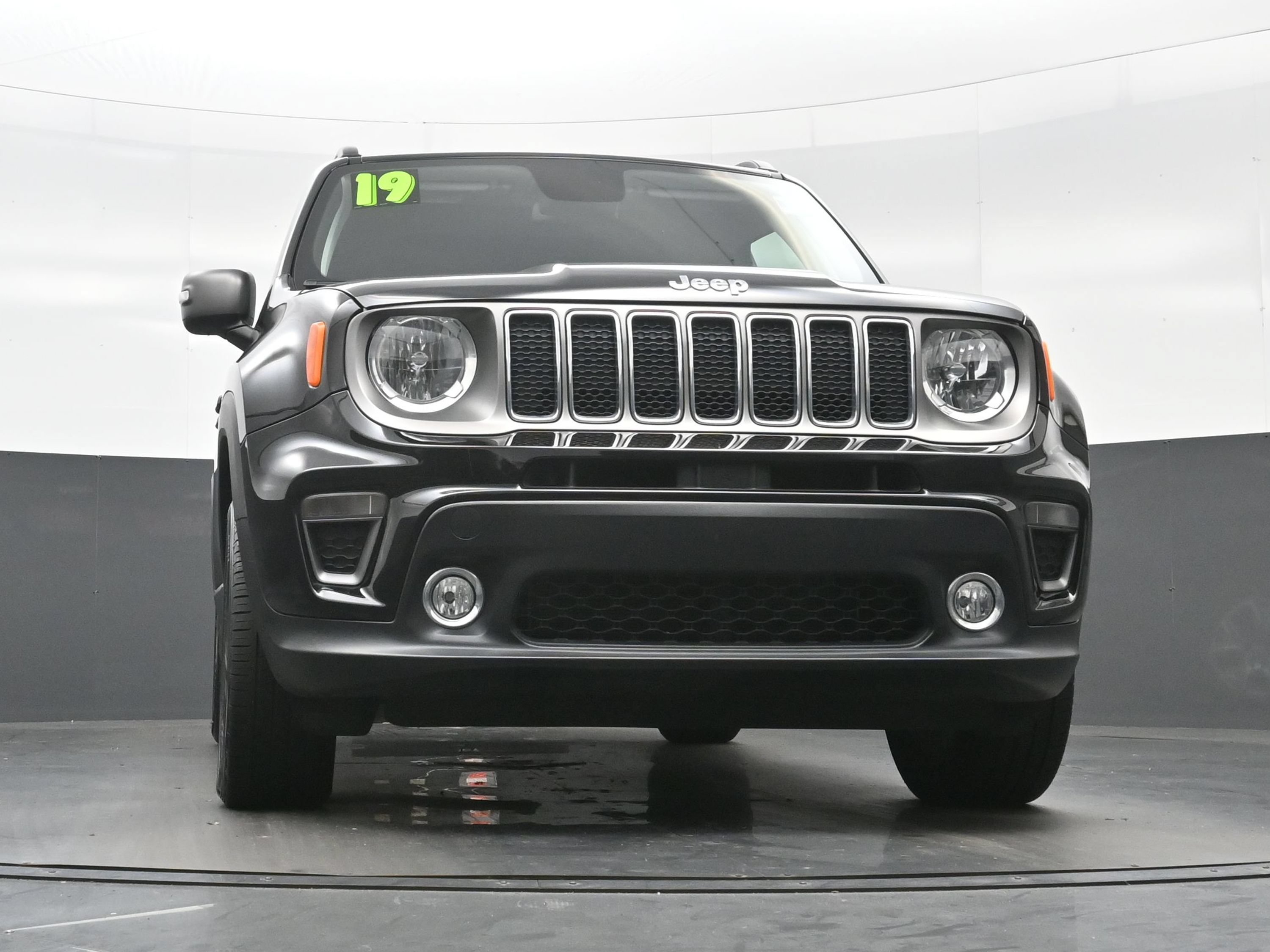 Used 2019 Jeep Renegade Limited w/ UConnect 8.4 Nav Group AWD/4WD image 33