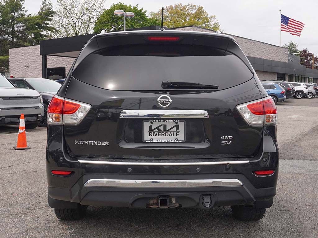 Used 2016 Nissan Pathfinder SV w/ Trailer Tow Package AWD/4WD image 11