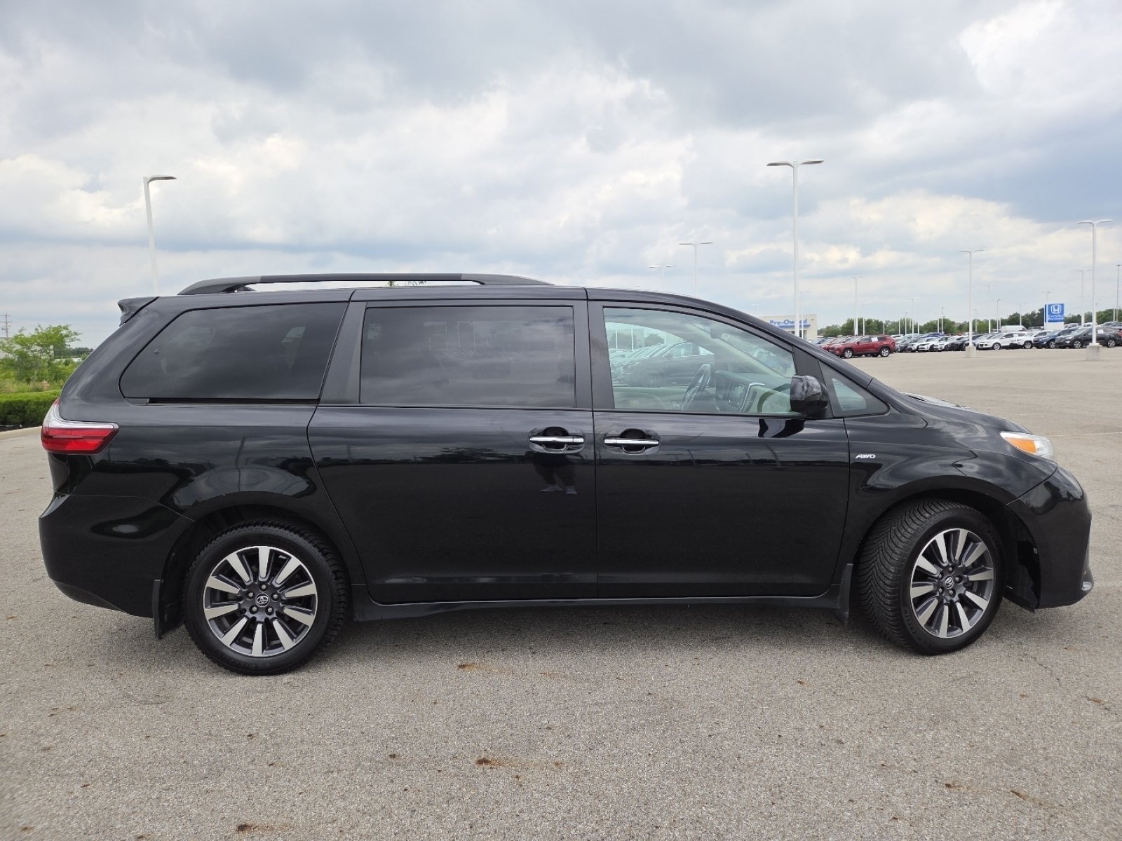Used 2019 Toyota Sienna XLE w/ XLE Navigation Package AWD/4WD image 18