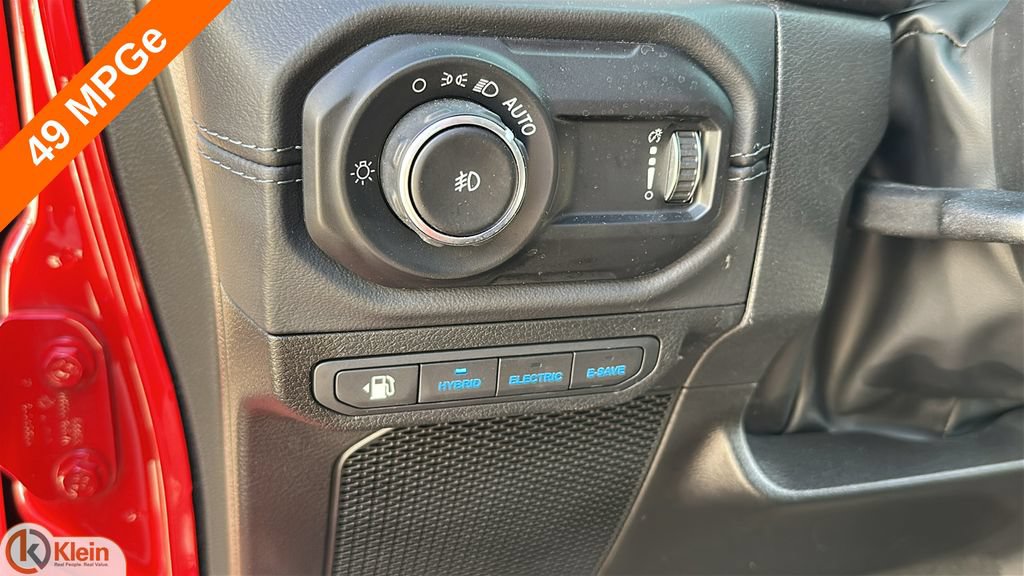 Used 2025 Jeep Wrangler Unlimited Sahara AWD/4WD image 16