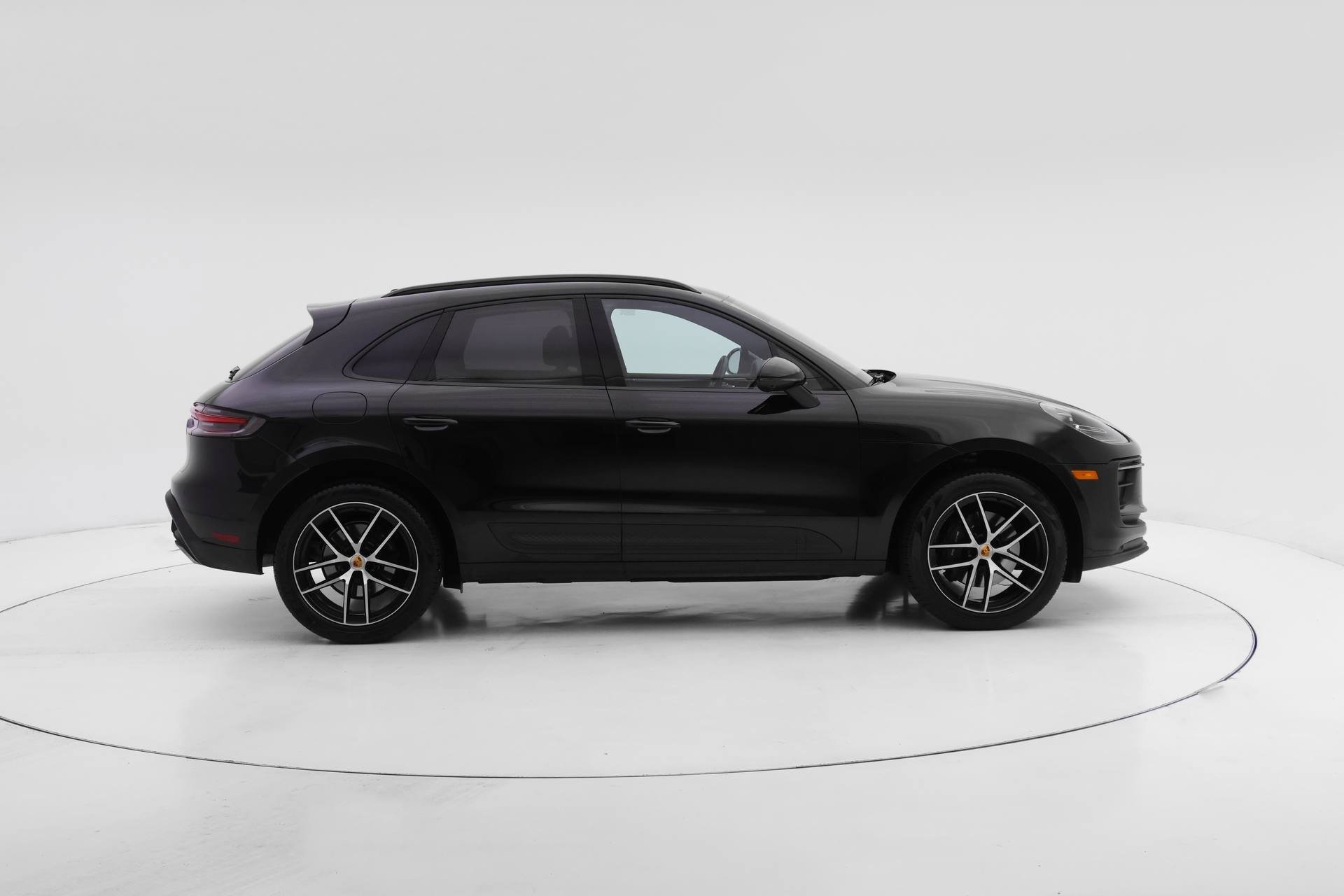 Used 2025 Porsche Macan image 10