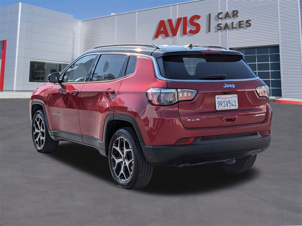 Used 2025 Jeep Compass Limited image 9