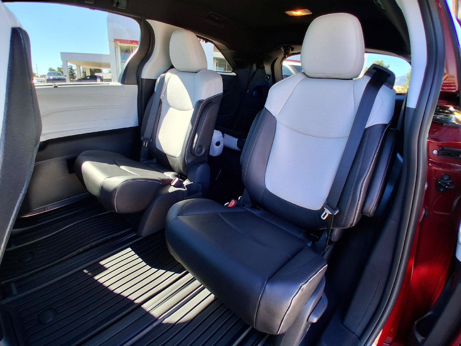 New 2026 Toyota Sienna XSE FWD image 14