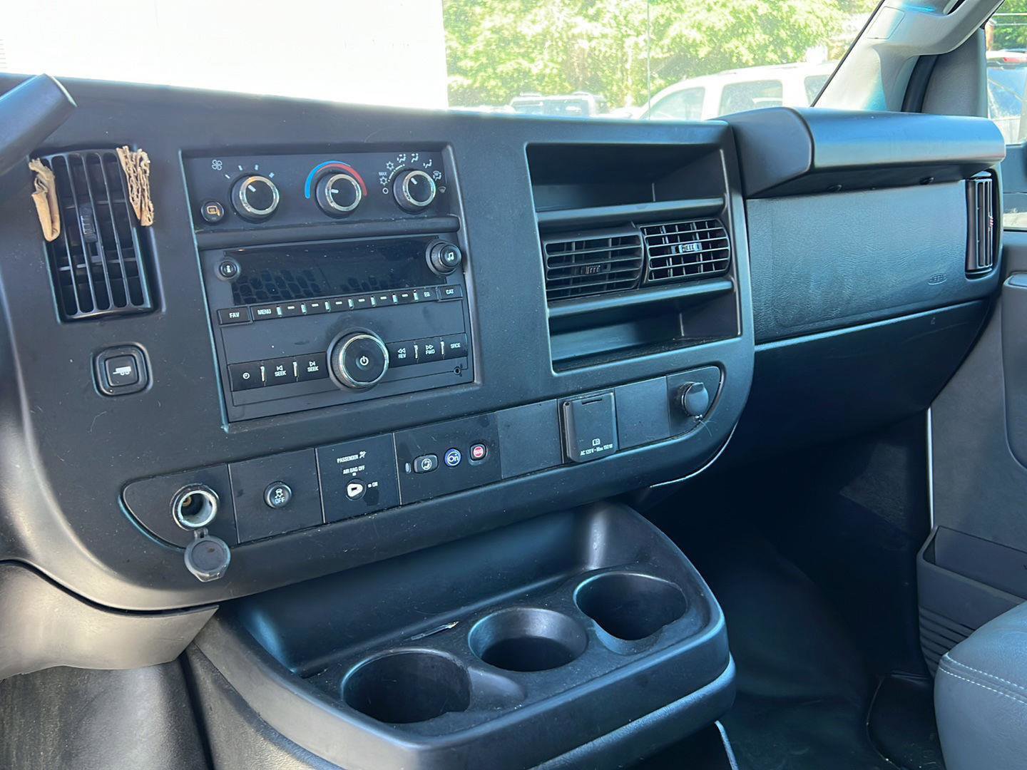 Used 2023 GMC Savana 2500 Extended RWD image 10