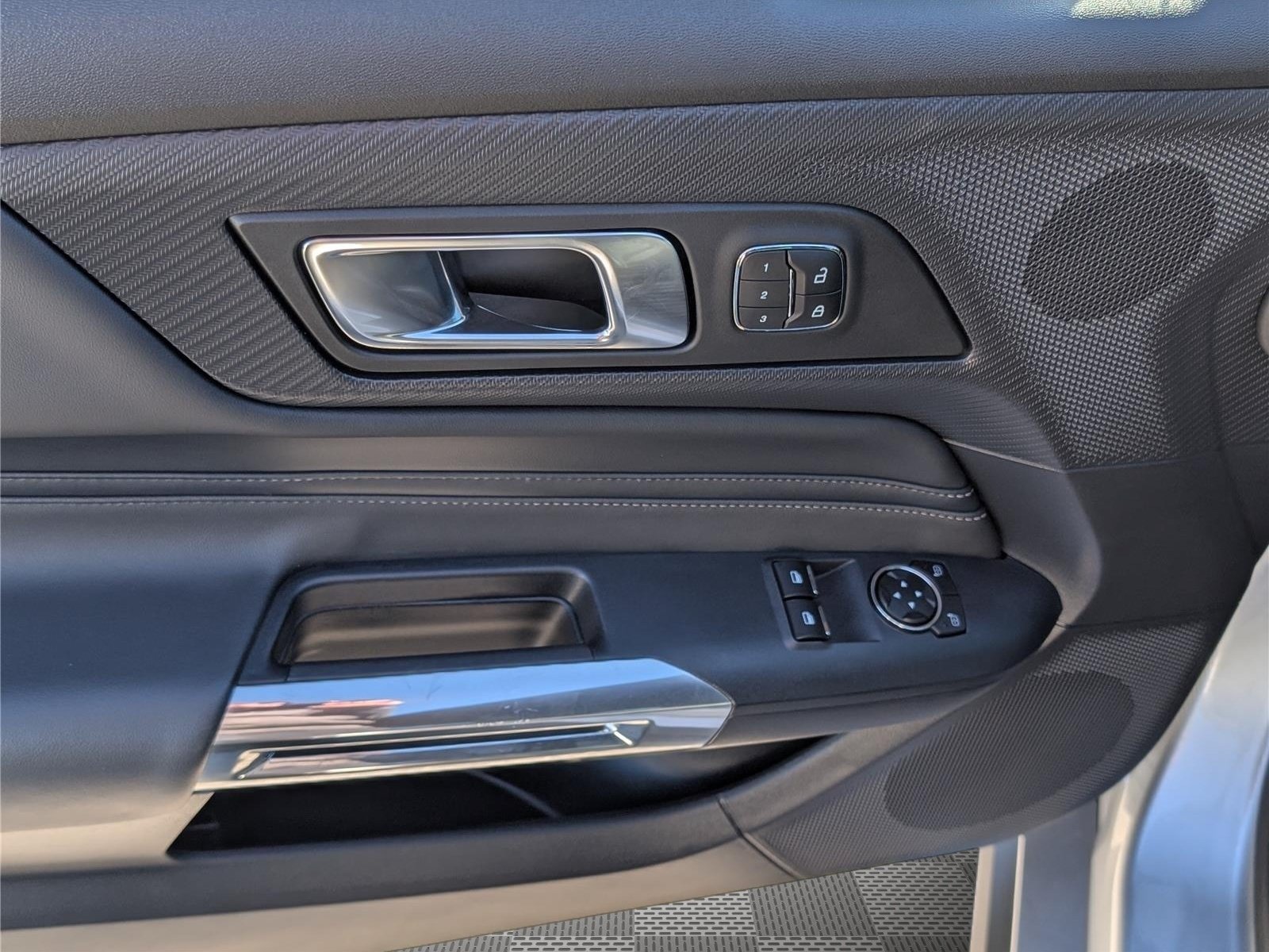 Used 2025 Ford Mustang GT Premium RWD image 19