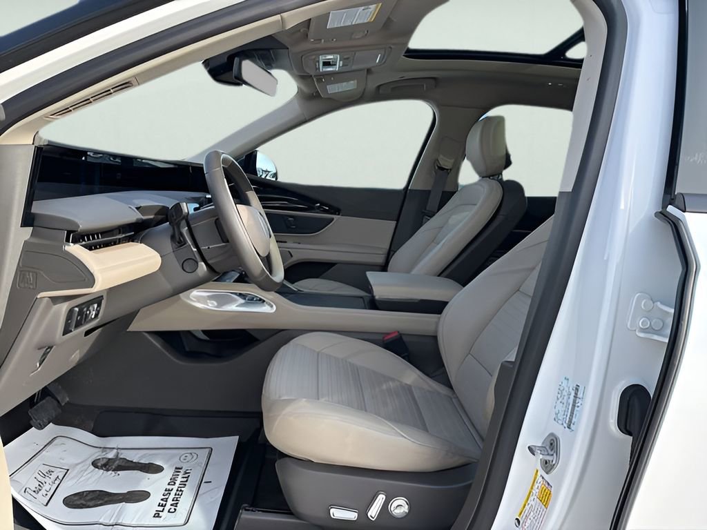 Used 2025 Lincoln Nautilus Reserve image 21